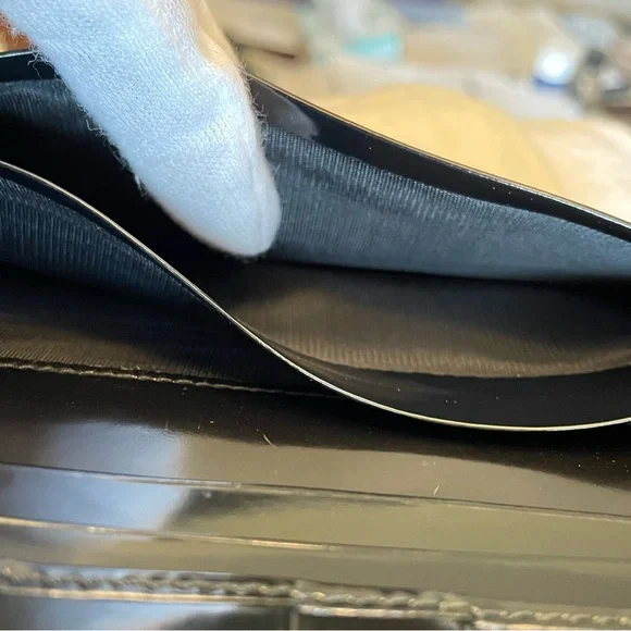 Salvatore Ferragamo Authentic Vintage Shiny Black Leather Slim Bifold Wallet - Picture 5 of 11